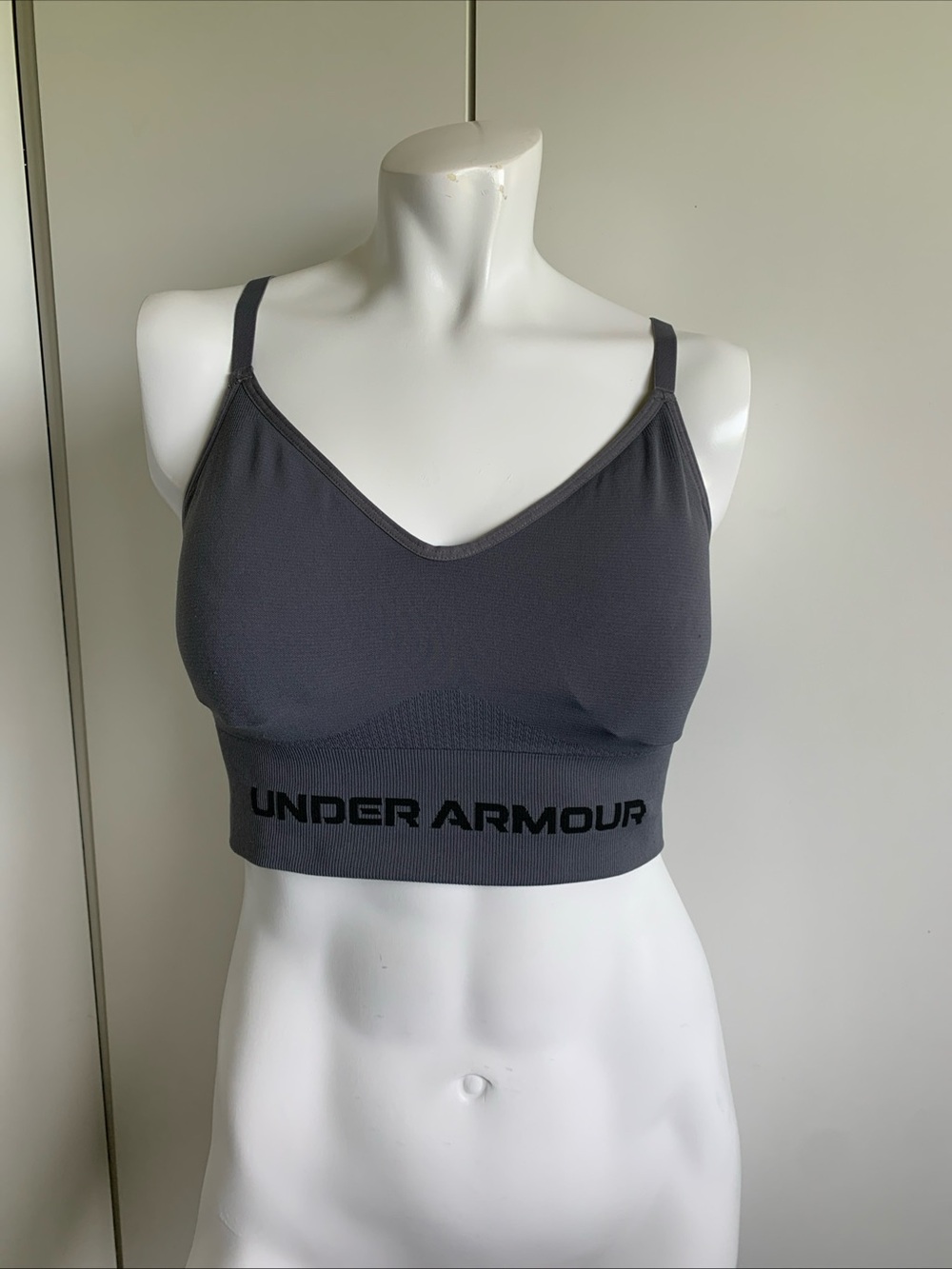 Under Armour vanish seamless low size medium gray sports bra